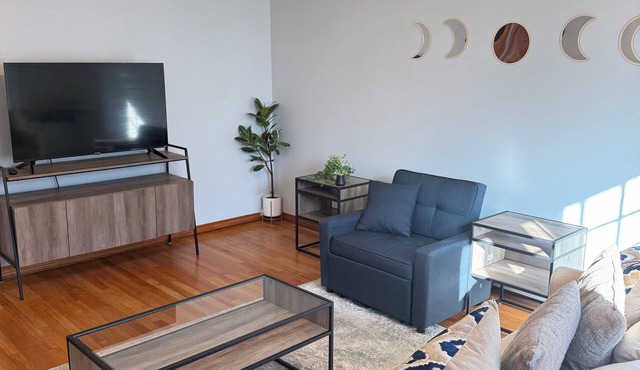 Peaceful 1-bedroom apartment with AC in East Hartford