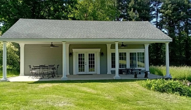Peaceful farm area, on the reservoir, near vineyards
