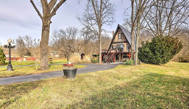Peaceful Mt Sterling Cabin: Deck & Fire Pit!
