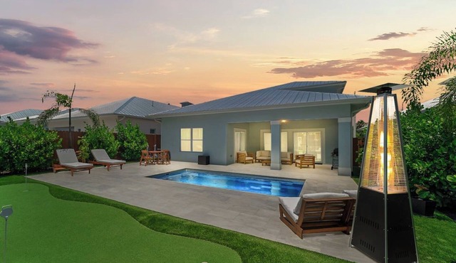 Peacock Palace*Brand New*Heat/Chill Pool*Golf*Gym*