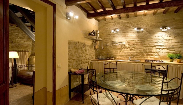 Perugino vacation apartment with garden and pool