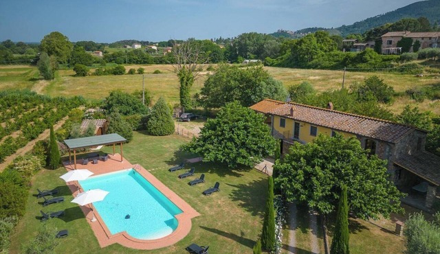 Pescheto - private pool villa, aircon, WiFi, Lucca