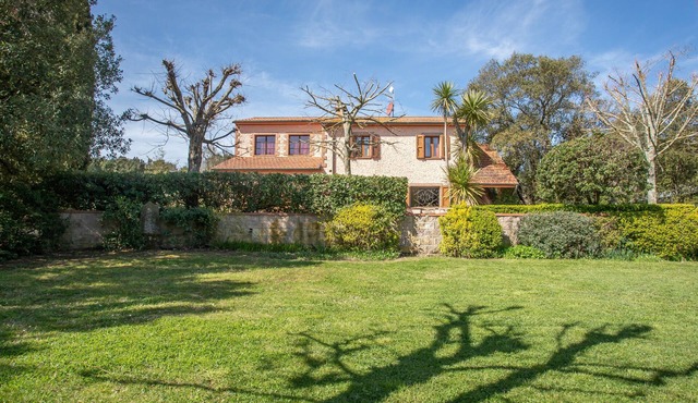 Pet-Friendly Finca Etrusco with Mountain View, Pool, Garden & Wi-Fi