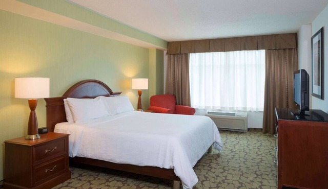 Pet-Friendly Haven with Indoor Pool & On-Site Dining in Hartford