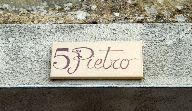 Peter' flat with shared pool
