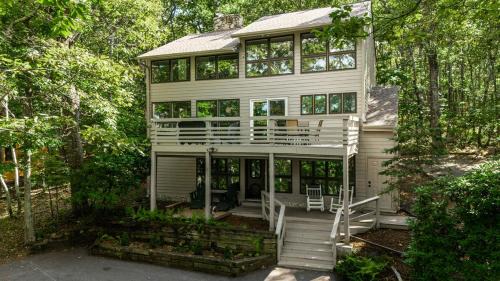 Pets-OK Retreat w Sauna, Jacuzzi at Wintergreen