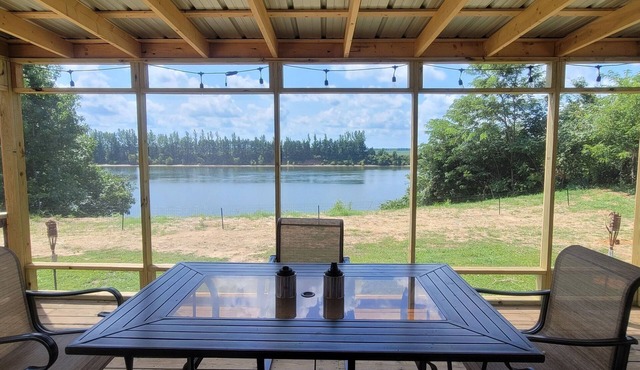 Pickwick- Screened Patio ON Tennessee River 7th Nt FREE- Dogs Allowed