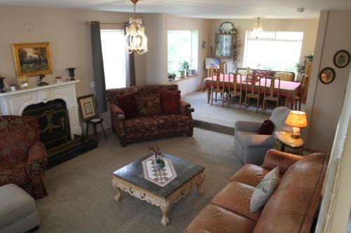 Please do NOT reserve This is a Duplicate Listing of this same property please beware