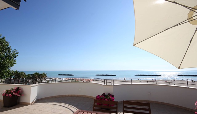 Prestigious penthouse apartment overlooking the sea