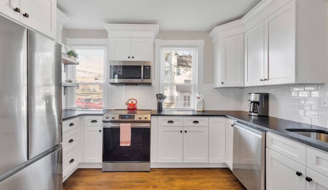 Prime West Hartford Center: Timeless Charm