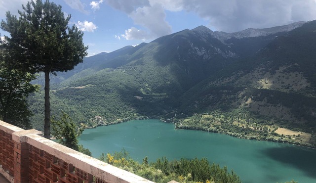 Privacy in villa with lake view 4 km from Scanno