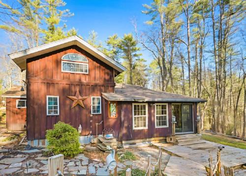 Private Cabin near Cooperstown All Star Village