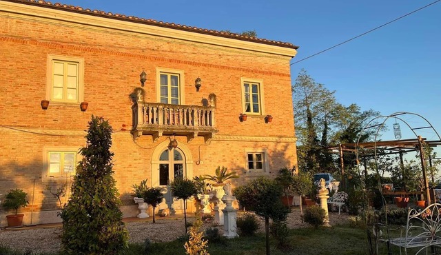 Private Countryside Villa with Pool & Views – Walk to Village in Le Marche
