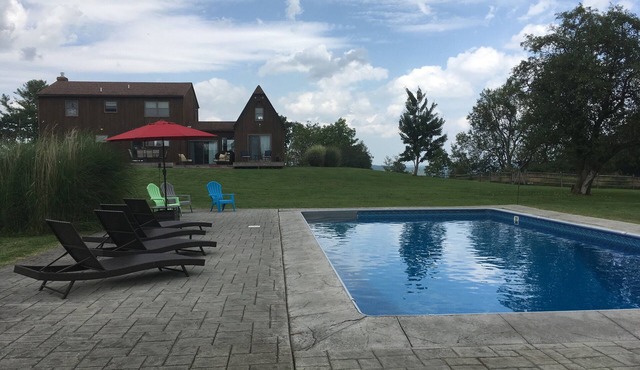 Private Hilltop Getaway with Hot Tub & Saltwater Heated Pool