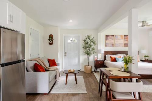 Private Studio Apartment with One King Bed and One Sofa Bed