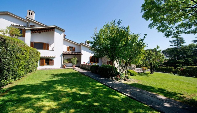 Private villa near Certaldo and San Gimignano with swimming pool and large garden.