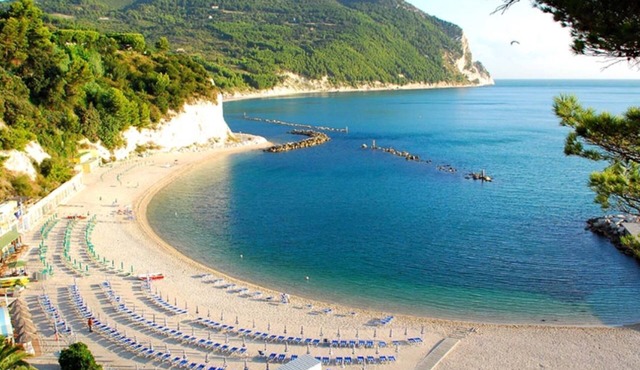 Property with Two Pools. Wedding and Group Holidays sleeps 73 people