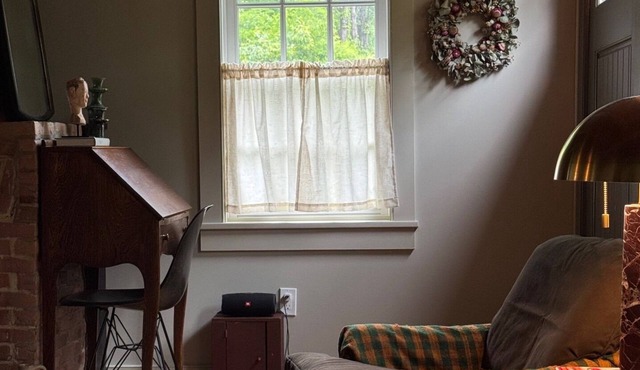 Quaint & Historic 1760 Home Nestled In Nature, 10min to downtown Litchfield CT.