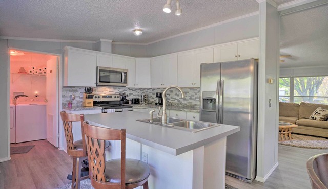 Quaint Ridgely Home ~ 9 Mi to Reelfoot Lake!