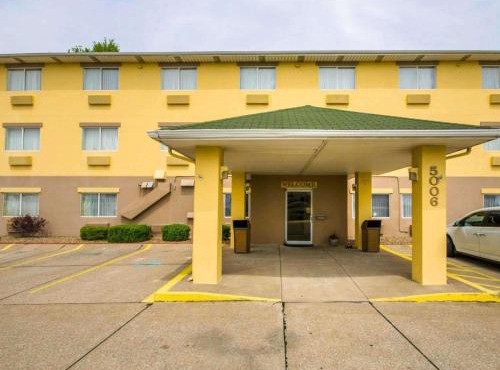 Quality Inn Evansville Eastland Area