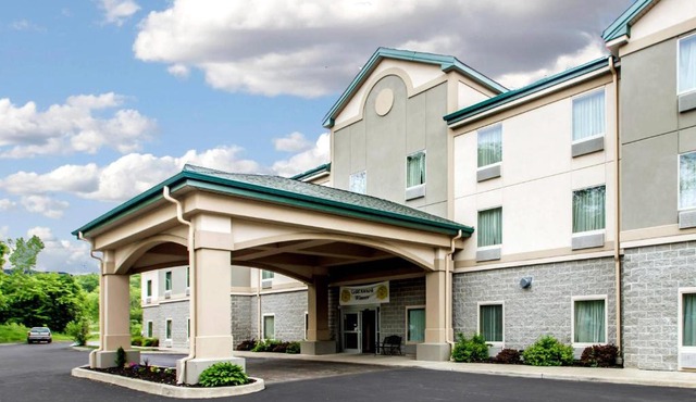 Quality Inn & Suites Fishkill South near I-84