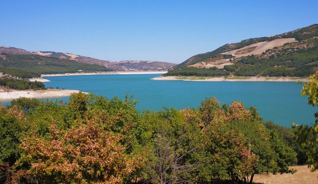 Relax on Lake Occhito - Molise exists and is gorgeous!