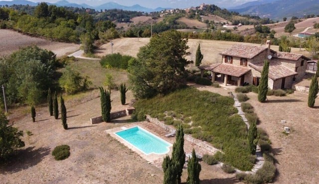 Relaxing Villa with Large Garden