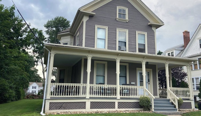 Rent A Room In This Spacious Victorian
