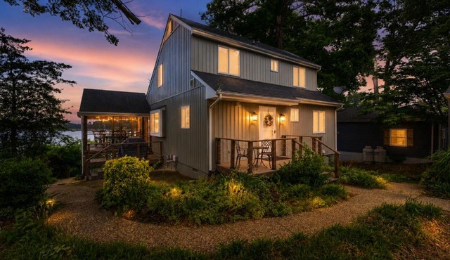 River Refresh - Waterfront with Spa on Placid Bay Luxury Vacation Rental by B Michaels Escapes