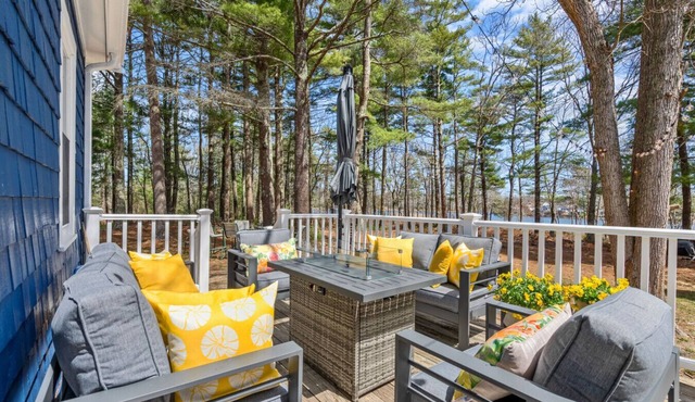 Riverfront Retreat in Wareham 6 bd+pet+gameroom