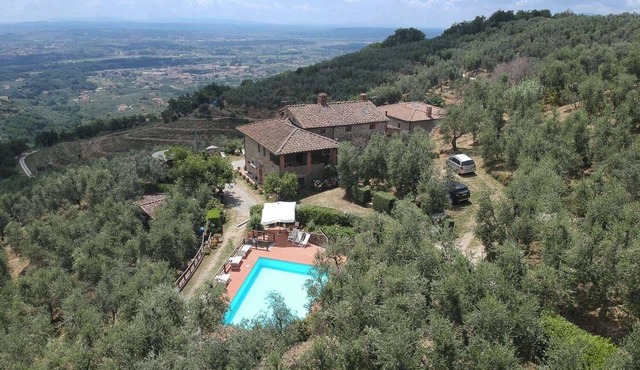 Romantic Holiday Villa, pool Opens from April to October, for 18/25/29 people