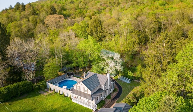 Roscoe Retreat