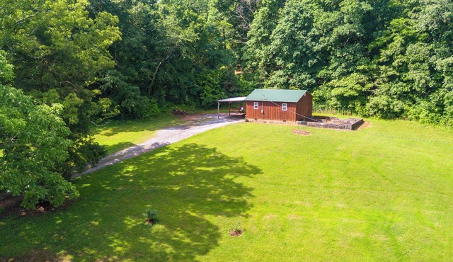 Rustic Cabin on Farm ~ 4 Mi to Kentucky Lake!