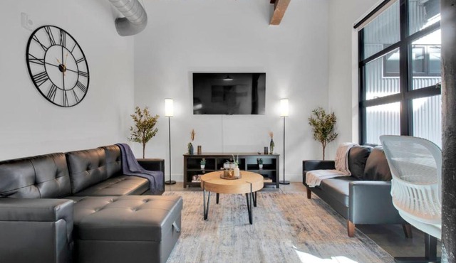 Rustic Meets Modern 2BR 2BA