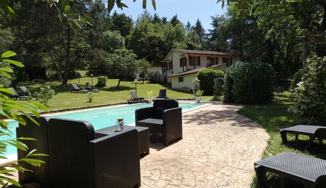 Scappo in Umbria, La Escondida
