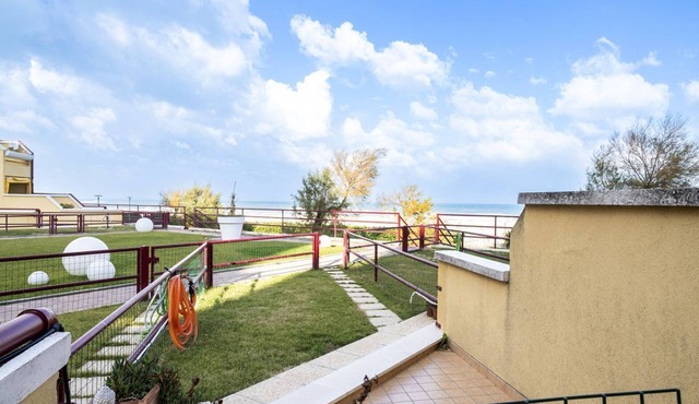 SE031 - Senigallia, two-room apartment facing the sea at the Piramidi residence