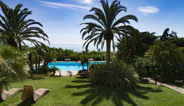 Sea view apartment with large garden and panoramic pool - VillaCapodarco