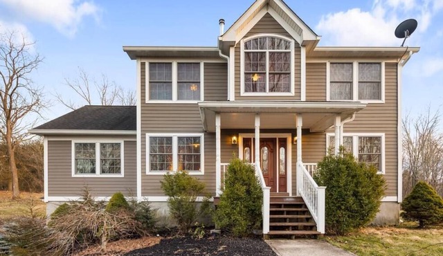 Secluded, Spacious Home with Pool and Hot Tub