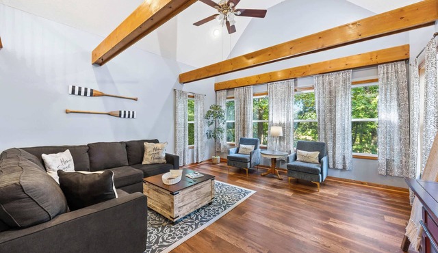 Serene Lakefront Getaway | Perfect for Groups!