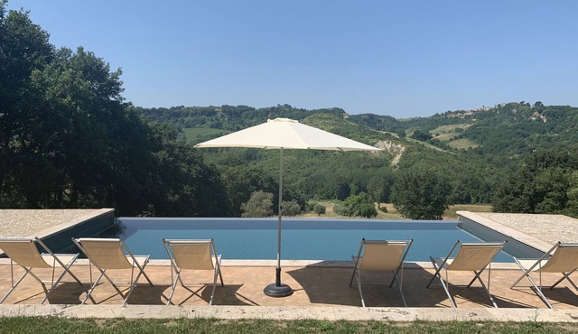 Sfarina ancient panoramic, restored home around 300mtsq with private pool, 8 pax