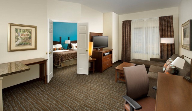 Shared Pool. Near BWI Airport!