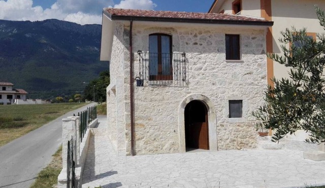 Small Alvitano shelter