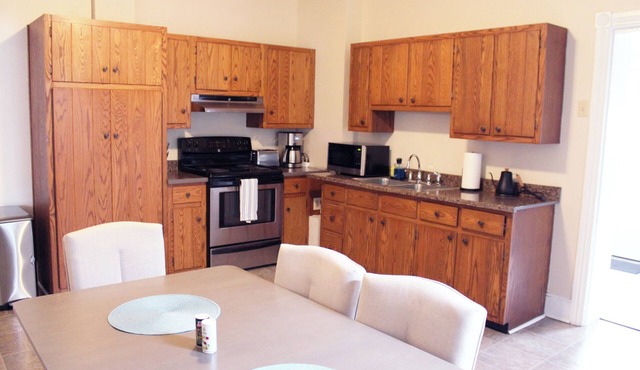 Spacious 5-bedroom townhome in Phoenixville walkable to downtown