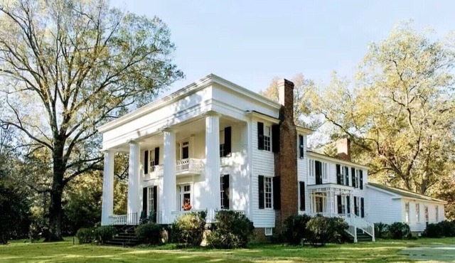 Spacious 6-bedroom estate in delightful Washington Georgia, central Heating/AC