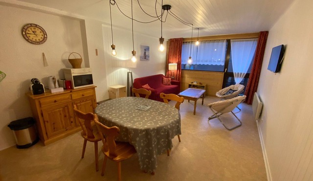 Spacious central studio near gondola, sunny balcony