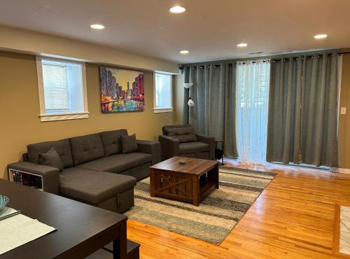 Spacious, one-level condo adjacent to Jackson Park