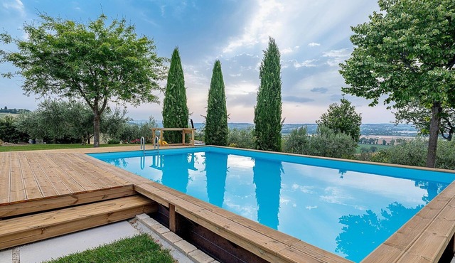 Spacious Stay in Montelupone