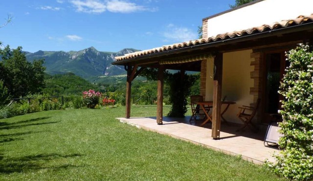 Spacious, stylish apartment with stunning views of the Sibillini Mountains