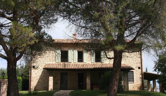Splendid private villa for 12 people with swimming pool and olive trees