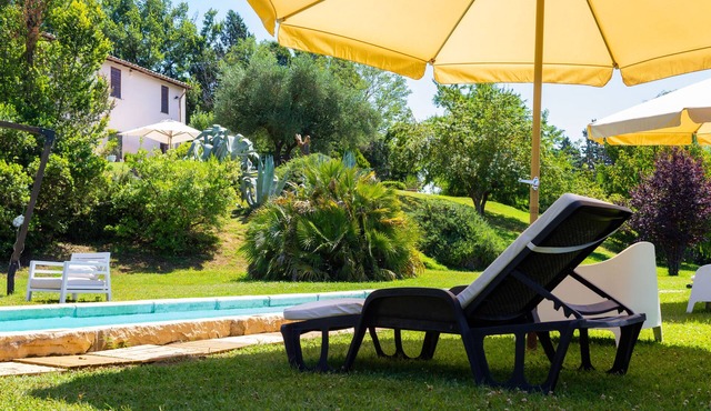 Splendido Casale con Piscina a due Passi da Roma